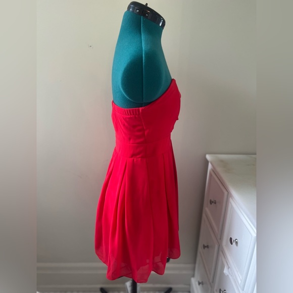 TFNC London Strapless Dress (Red, Medium) - Picture 2 of 3